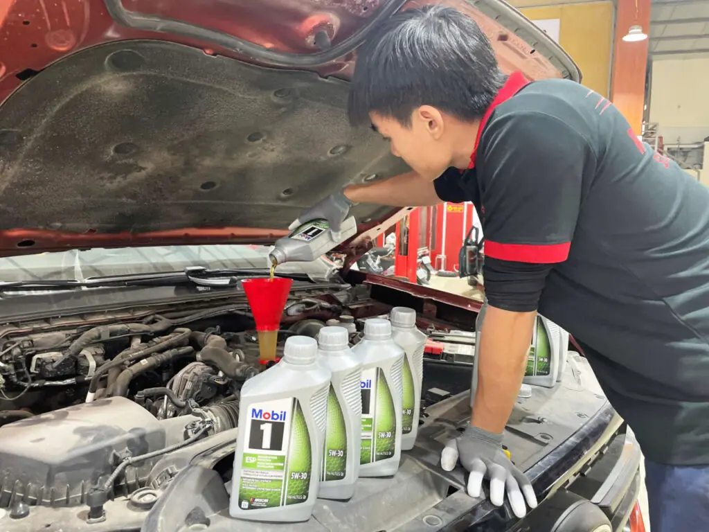 Thay dầu động cơ
