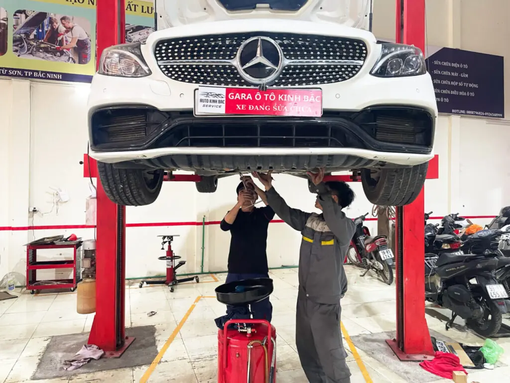 Thay dầu hộ số xe Mercedes Tại Auto Kinh Bắc - Từ Sơn - Bắc Ninh